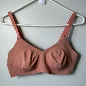Knix bra removable pads. Adjustable straps. Size 3.